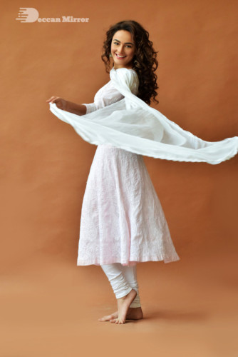 Model and Telugu Actress Seerat Kapoor photoshoot in white salwar dress