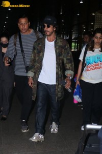 Shah Rukh Khan arrives at Mumbai Airport