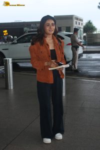 cute Shalini Pandey spotted at mumbai airport