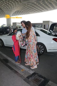 James Milliron and Shama Sikander are spotted at the Mumbai Airport