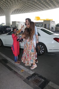 James Milliron and Shama Sikander are spotted at the Mumbai Airport