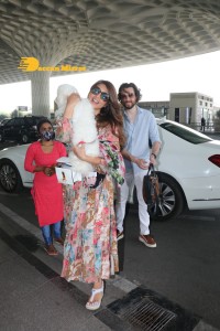 James Milliron and Shama Sikander are spotted at the Mumbai Airport