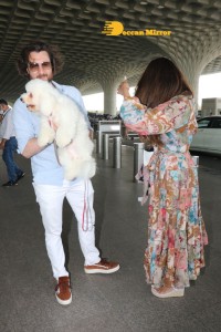 James Milliron and Shama Sikander are spotted at the Mumbai Airport