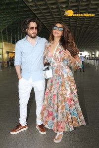 James Milliron and Shama Sikander are spotted at the Mumbai Airport