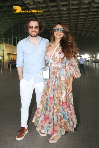 James Milliron and Shama Sikander are spotted at the Mumbai Airport