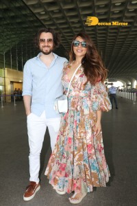 James Milliron and Shama Sikander are spotted at the Mumbai Airport