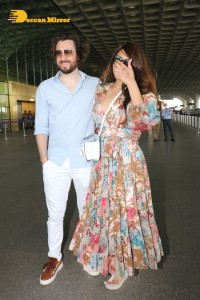 James Milliron and Shama Sikander are spotted at the Mumbai Airport