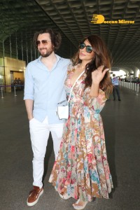 James Milliron and Shama Sikander are spotted at the Mumbai Airport