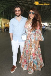 James Milliron and Shama Sikander are spotted at the Mumbai Airport