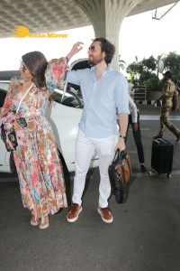 James Milliron and Shama Sikander are spotted at the Mumbai Airport