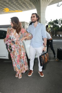James Milliron and Shama Sikander are spotted at the Mumbai Airport