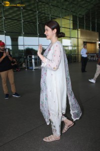 actress Shanaya Kapoor beautiful in a white salwar dress at mumbai airport