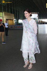 actress Shanaya Kapoor beautiful in a white salwar dress at mumbai airport
