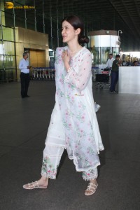 actress Shanaya Kapoor beautiful in a white salwar dress at mumbai airport