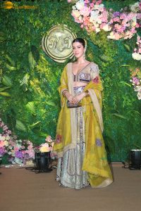 actress shanaya kapoor beautiful in a yellow lehenga choli