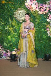 actress shanaya kapoor beautiful in a yellow lehenga choli
