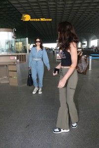 Shanaya Kapoor spotted with her mom Maheep Kapoor at the Airport