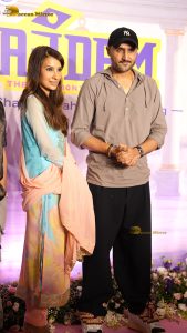 Shankar Mahadevan's Anandam Concert attended by Anil Kapoor, Hansika Motwani, Urmila Matondkar, Sonal Chauhan, and others