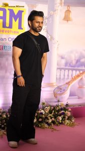 Shankar Mahadevan's Anandam Concert attended by Anil Kapoor, Hansika Motwani, Urmila Matondkar, Sonal Chauhan, and others