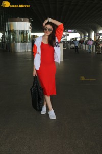 Actress Shefali Jariwala spotted at Mumbai Airport