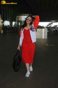 Actress Shefali Jariwala spotted at Mumbai Airport