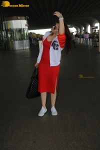 Actress Shefali Jariwala spotted at Mumbai Airport
