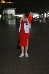 Actress Shefali Jariwala spotted at Mumbai Airport