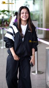actress shehnaaz gill cute at mumbai airport