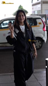 actress shehnaaz gill cute at mumbai airport