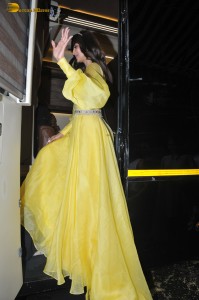 actress shilpa shetty spotted in a yellow dress in her caravan