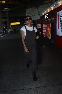 Shilpa Shetty spotted at mumbai airport