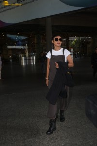 Shilpa Shetty spotted at mumbai airport