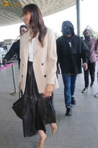 Shilpa Shetty spotted at mumbai airport