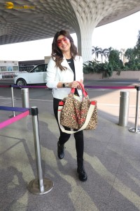 actress Shilpa Shetty dressed in black and white