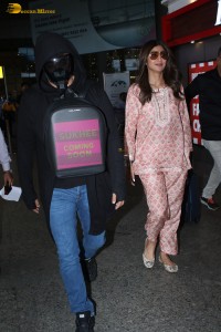 actress Shilpa Shetty in casual wear at airport