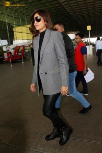 actress shilpa shetty stylish in a suit at the airport