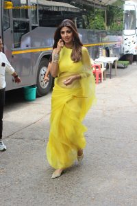 actress shilpa shetty stunning and gorgeous in a yellow saree