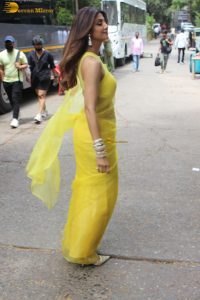 actress shilpa shetty stunning and gorgeous in a yellow saree