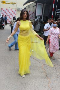 actress shilpa shetty stunning and gorgeous in a yellow saree