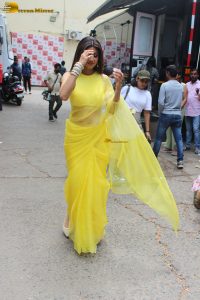 actress shilpa shetty stunning and gorgeous in a yellow saree