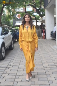 actress Shilpa Shetty cute in a yellow dress