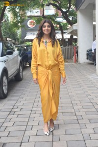 actress Shilpa Shetty cute in a yellow dress