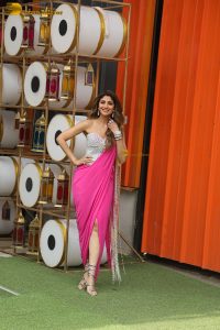 actress shilpa shetty beautiful in a shoulderless top