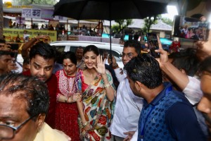 actress Shilpa Shetty traditional look in a saree