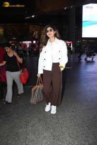 actress Shilpa Shetty stylish at mumbai airport