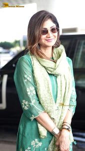 actress shilpa shetty beautiful in a green salwar dress
