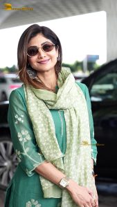 actress shilpa shetty beautiful in a green salwar dress