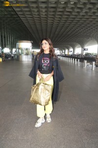 Shilpa Shetty spotted at airport