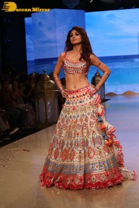 Shilpa Shetty walks the ramp at the Bombay Times Fashion Week