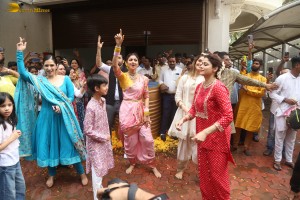 Shilpa Shetty dances her heart out at Ganpati Visarjan on Sep 20, 2023